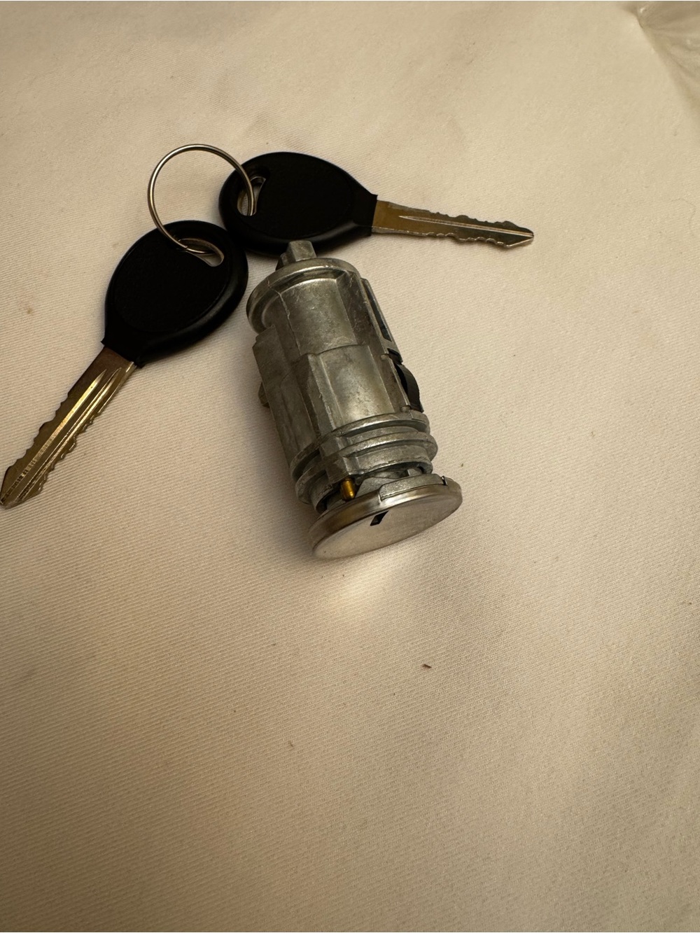 Universal Replacement Ignition Lock Cylinder with Black Key Set